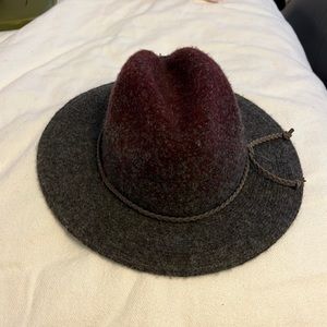 Ombré hat crimson and gray